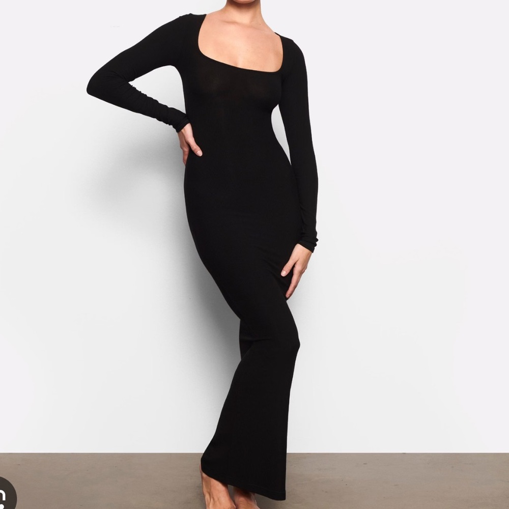Skims long sleeve Black Ribbed maxi dress